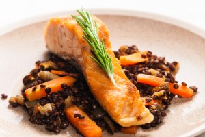 salmon fillet with lentils and carrot